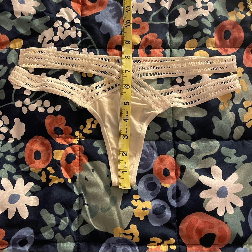 NWOT Very Sexy Strappy Crisscross Thong - Picture 4 of 6